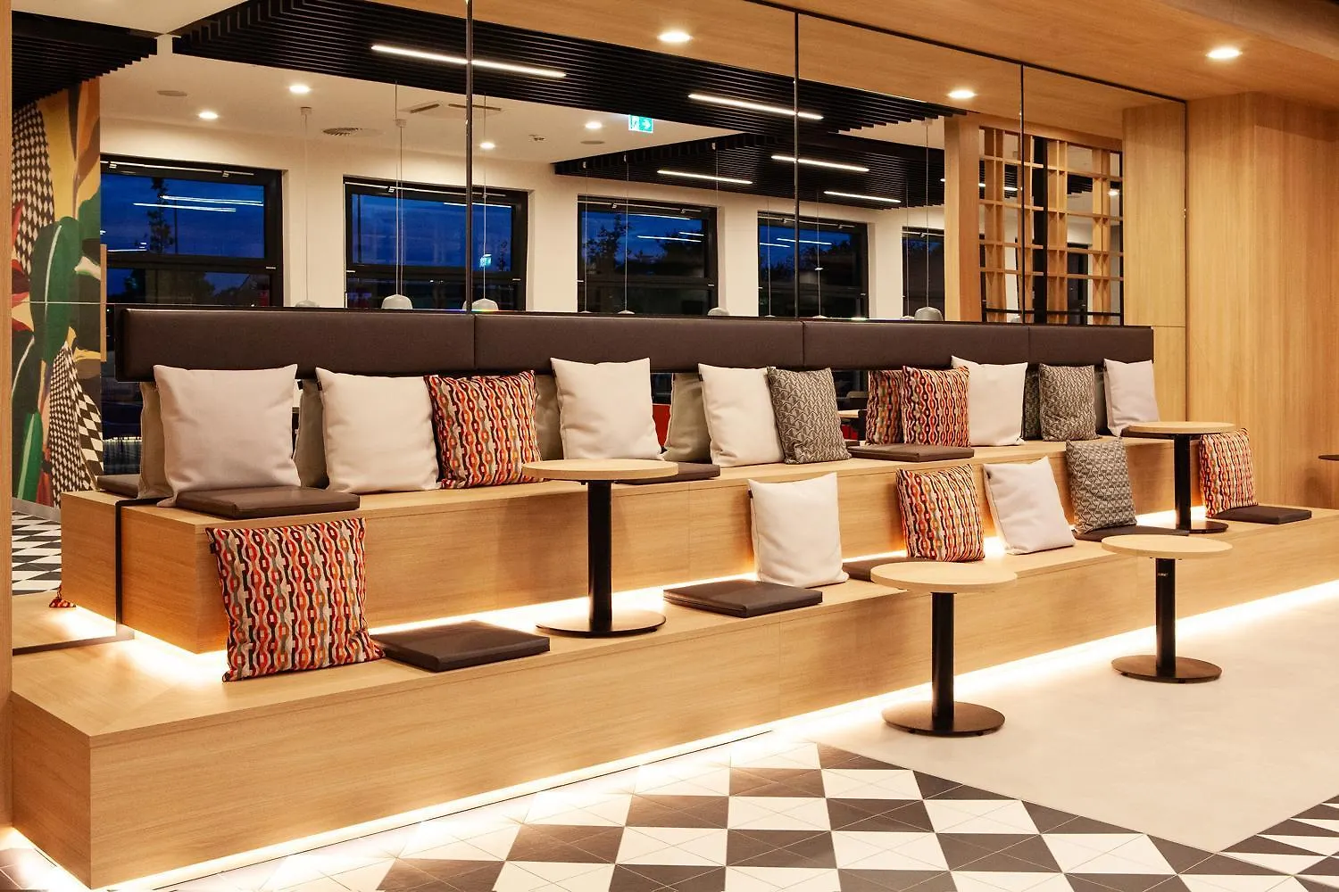 Ibis Budget Hotel Berlin Airport 0*,