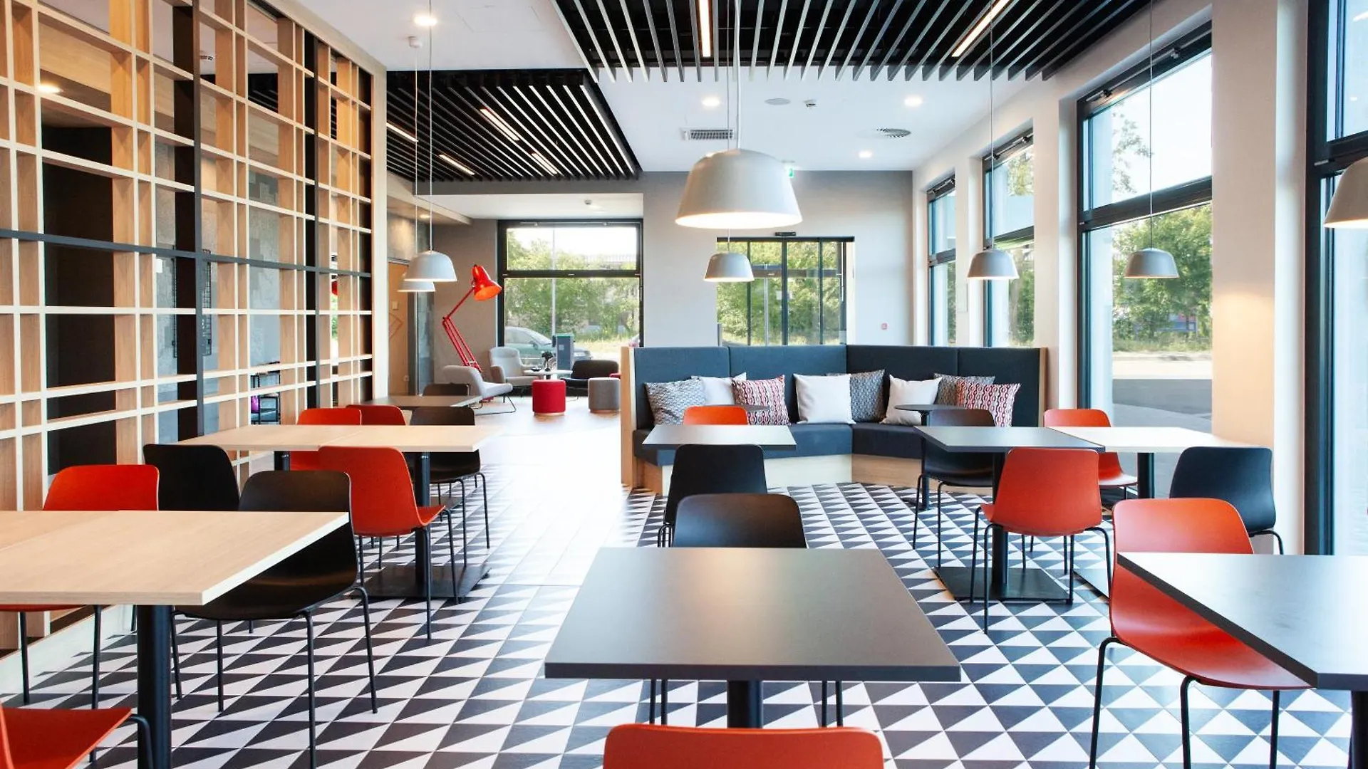 Ibis Budget Hotel Berlin Airport 0*,